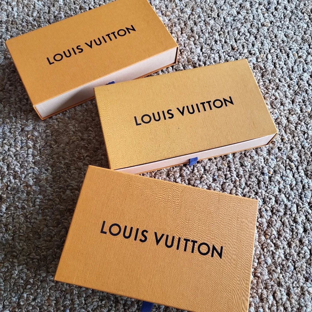 Lv box - Picture 1 of 4